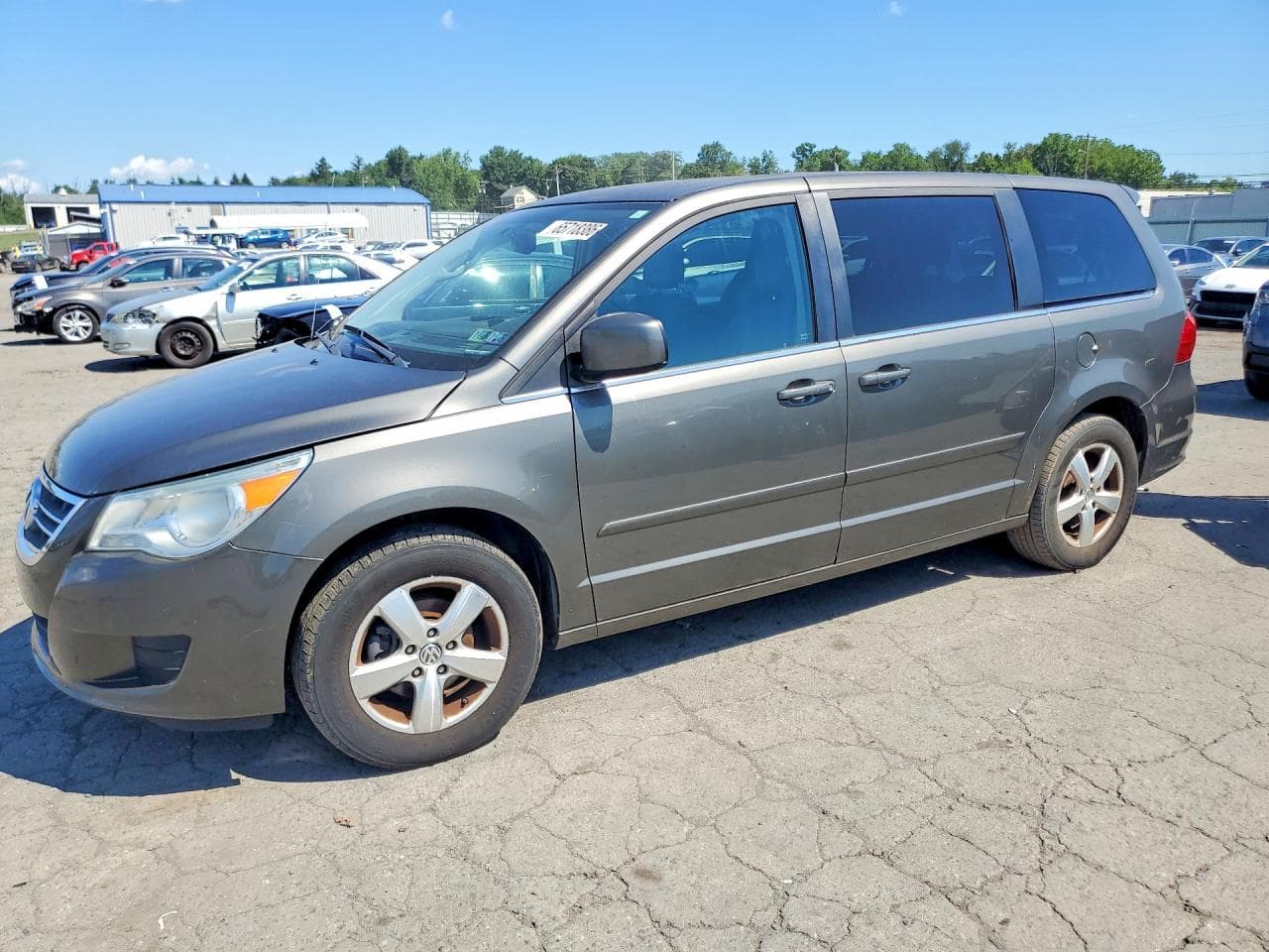 Volkswagen Routan 2010 z USA