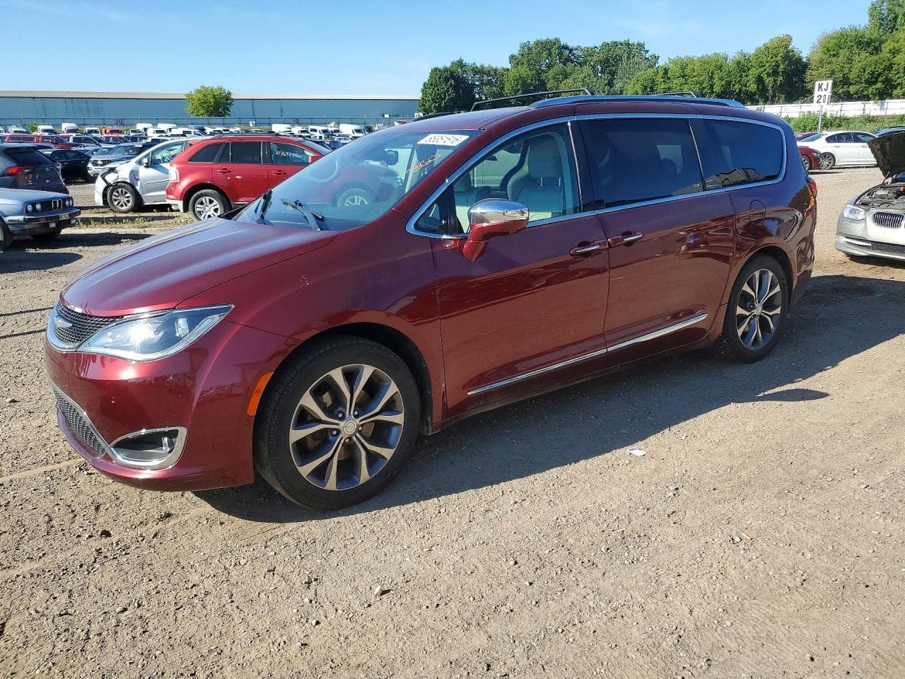 Chrysler Pacifica 2017 z USA