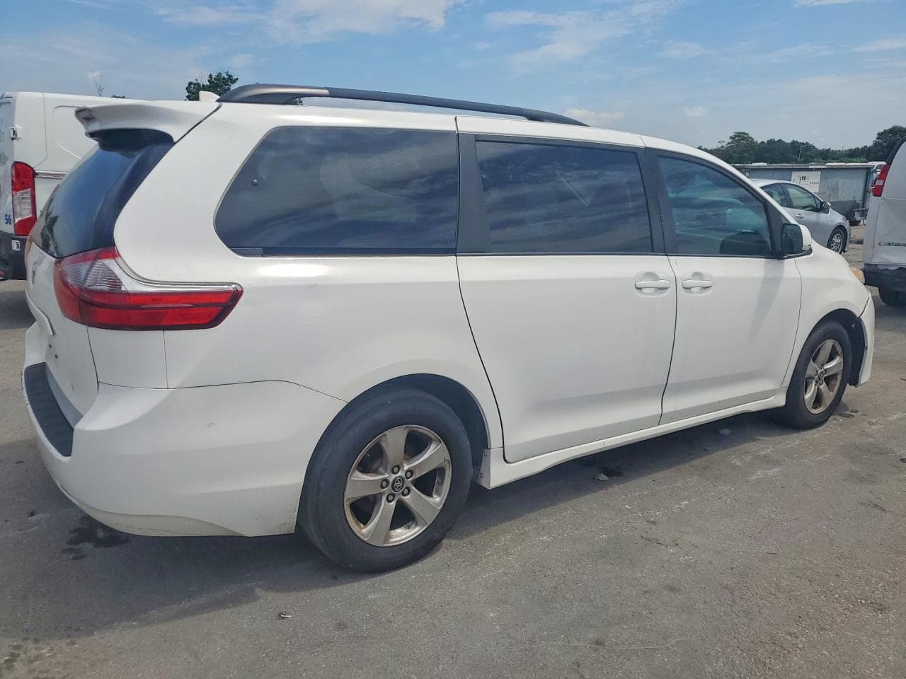 2020 Toyota Sienna Le - foto 3
