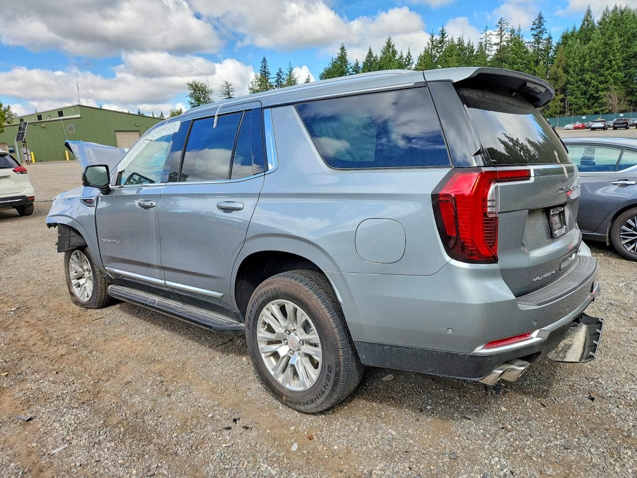 2025 GMC Yukon Denali - foto 2
