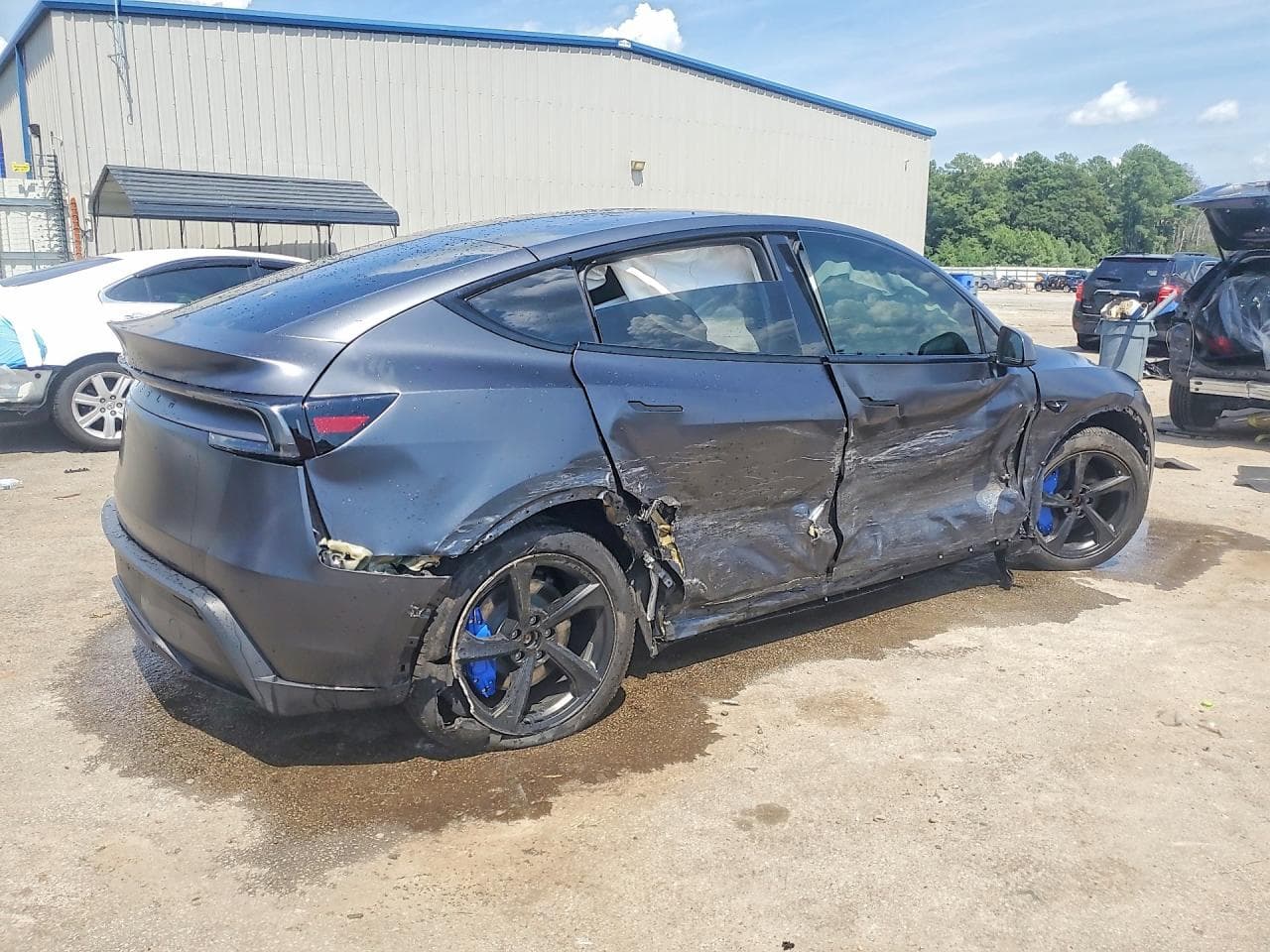 2026 Tesla Model Y - foto 3