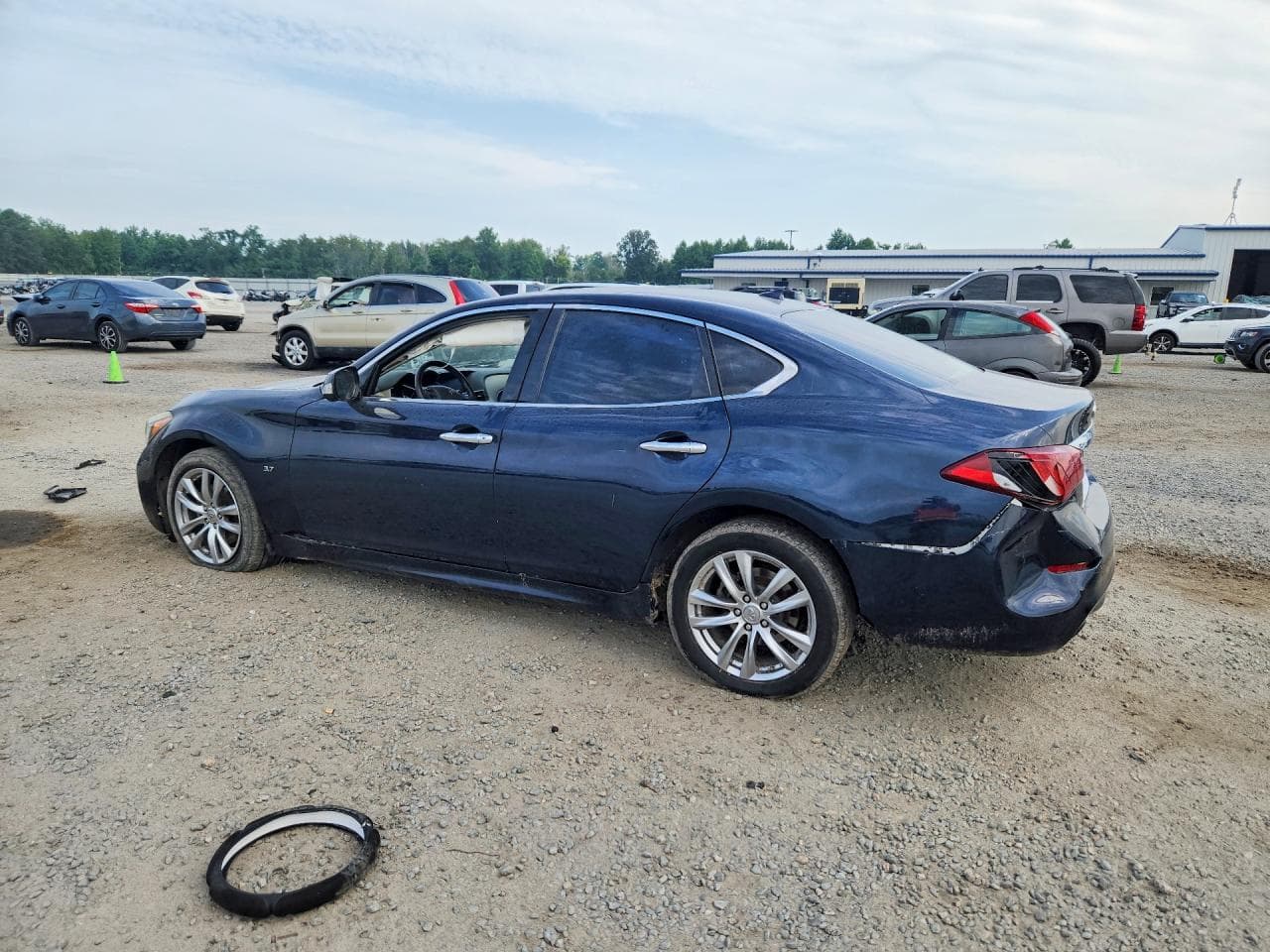 2018 Infiniti Q70 3.7 Luxe - foto 2