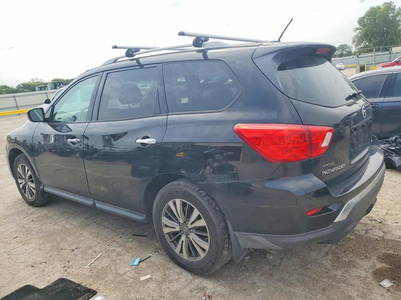 2017 Nissan Pathfinder S - foto 2