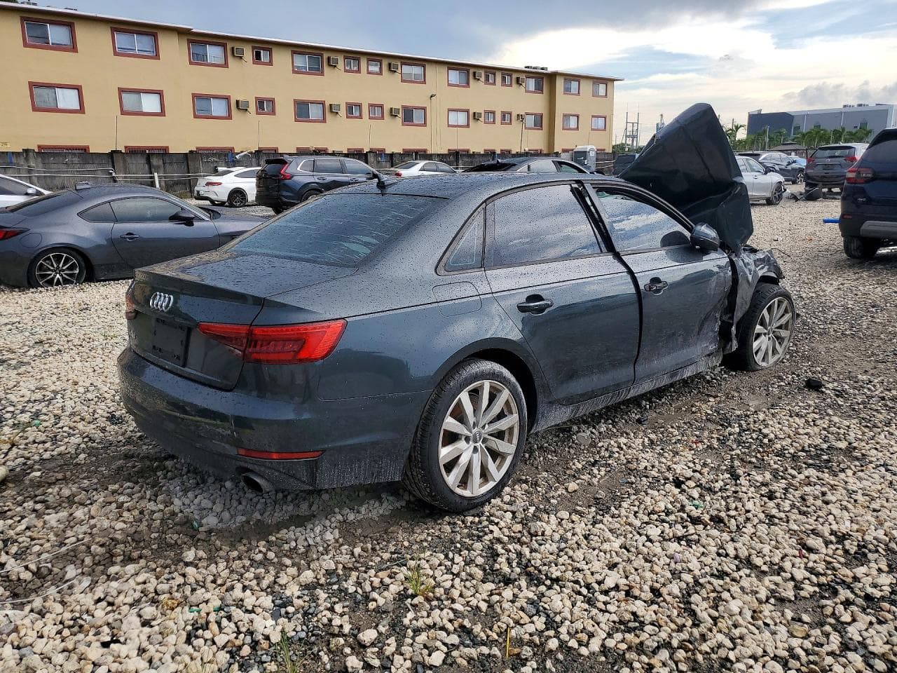 2017 Audi A4 Premium - foto 3