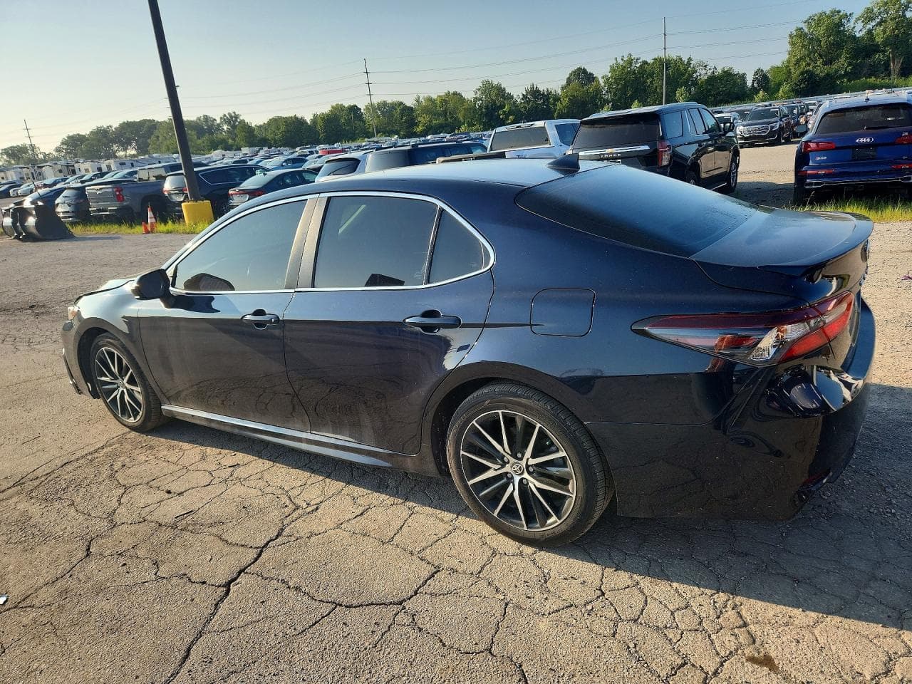 2021 Toyota Camry Se - foto 2