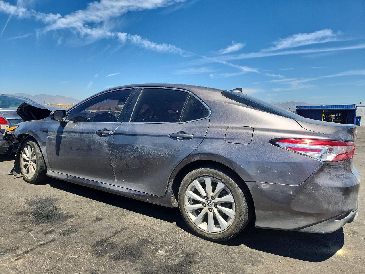 2019 Toyota Camry Le - foto 2