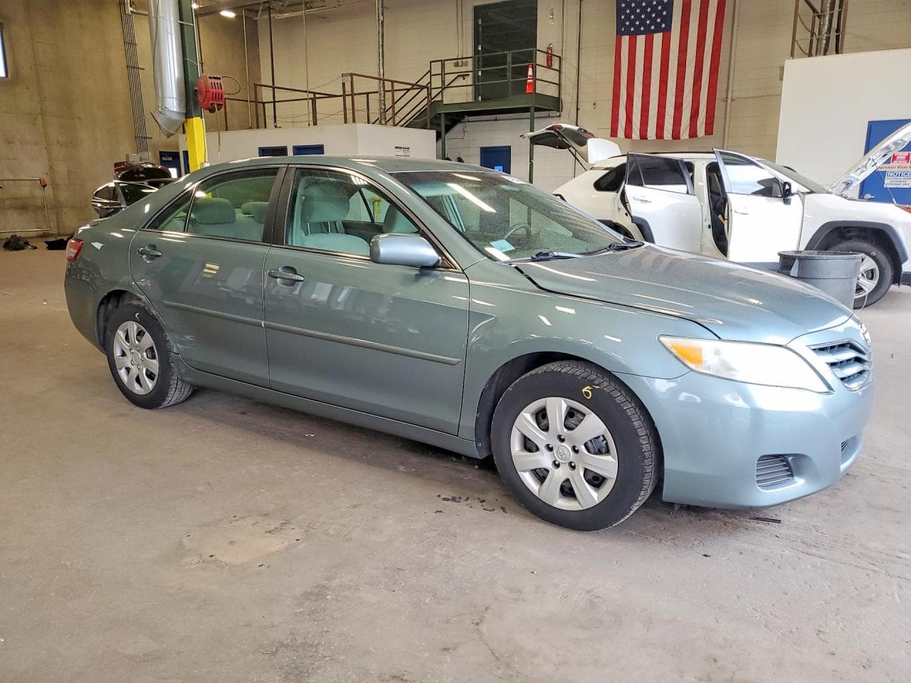 2010 Toyota Camry Le - foto 4
