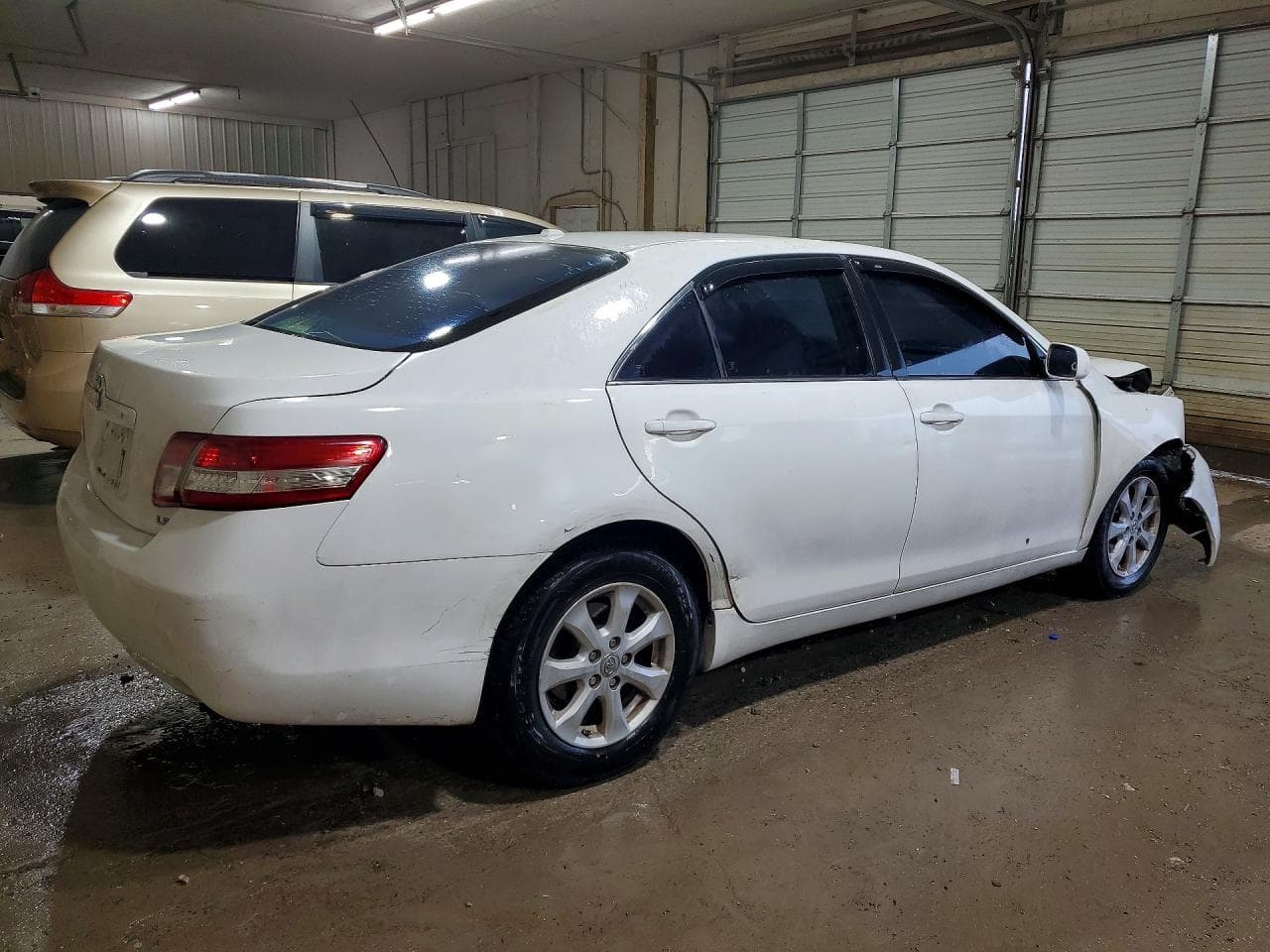 2011 Toyota Camry Le - foto 3