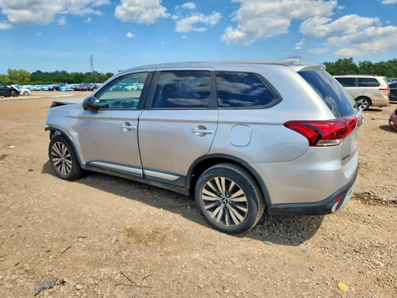 2019 Mitsubishi Outlander Es - foto 2