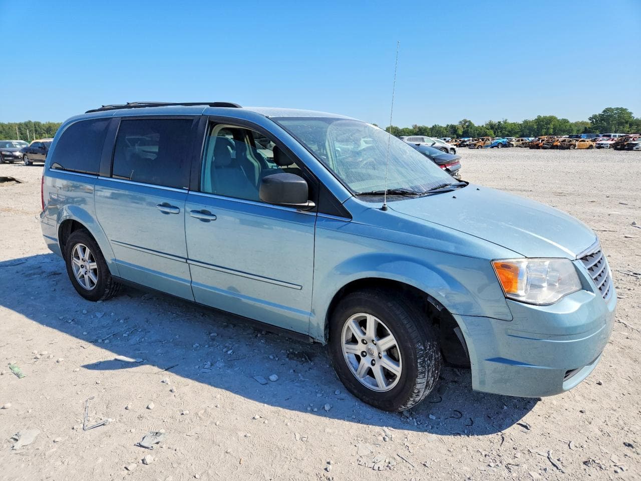 2010 Chrysler Town & Country Lx - foto 4