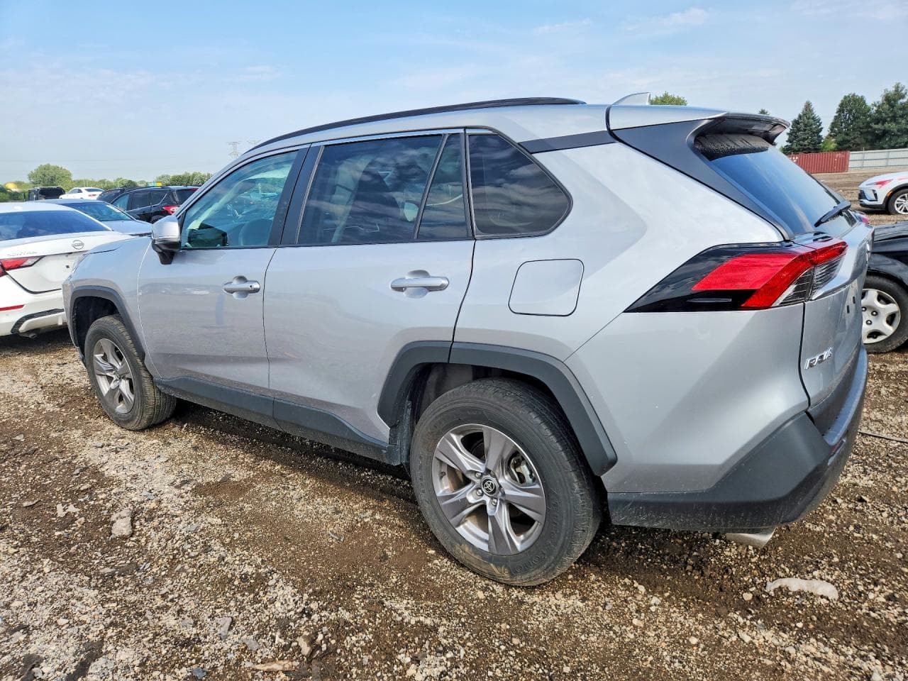 2025 Toyota Rav4 Xle - foto 2