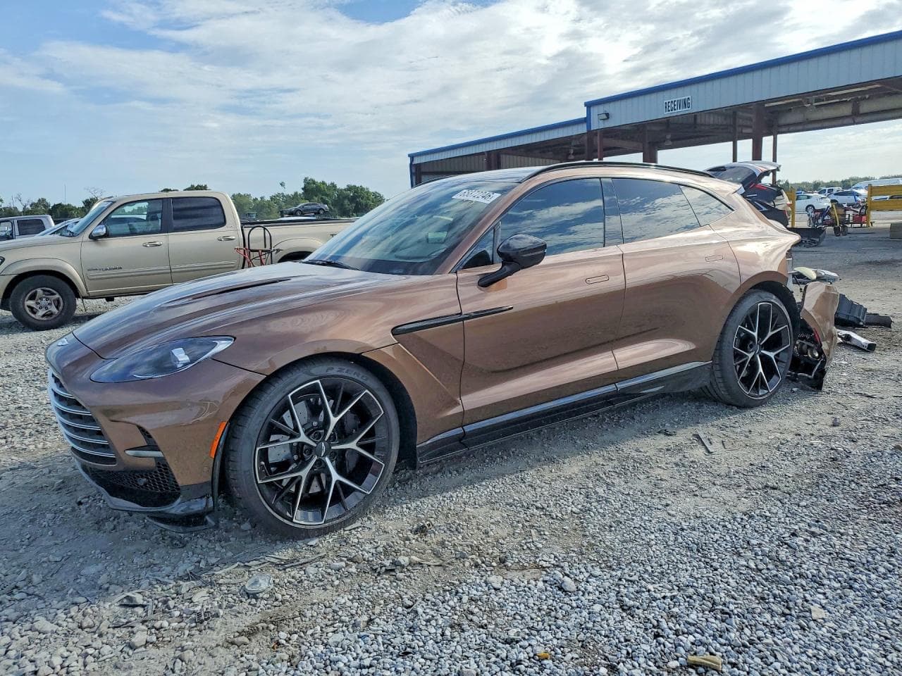 2026 Aston Martin DBX z USA