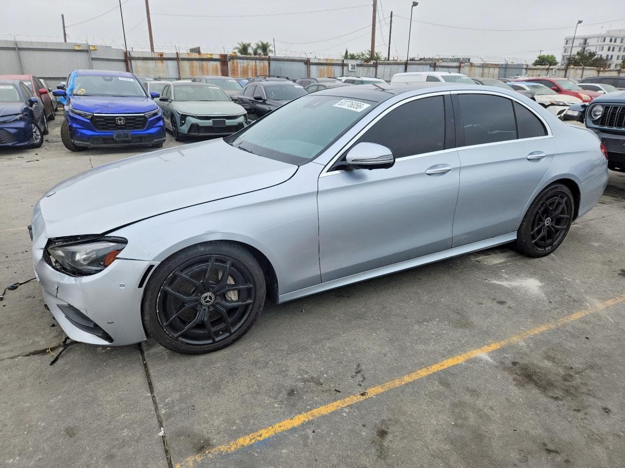 Mercedes-Benz E-klasse 2021 z USA
