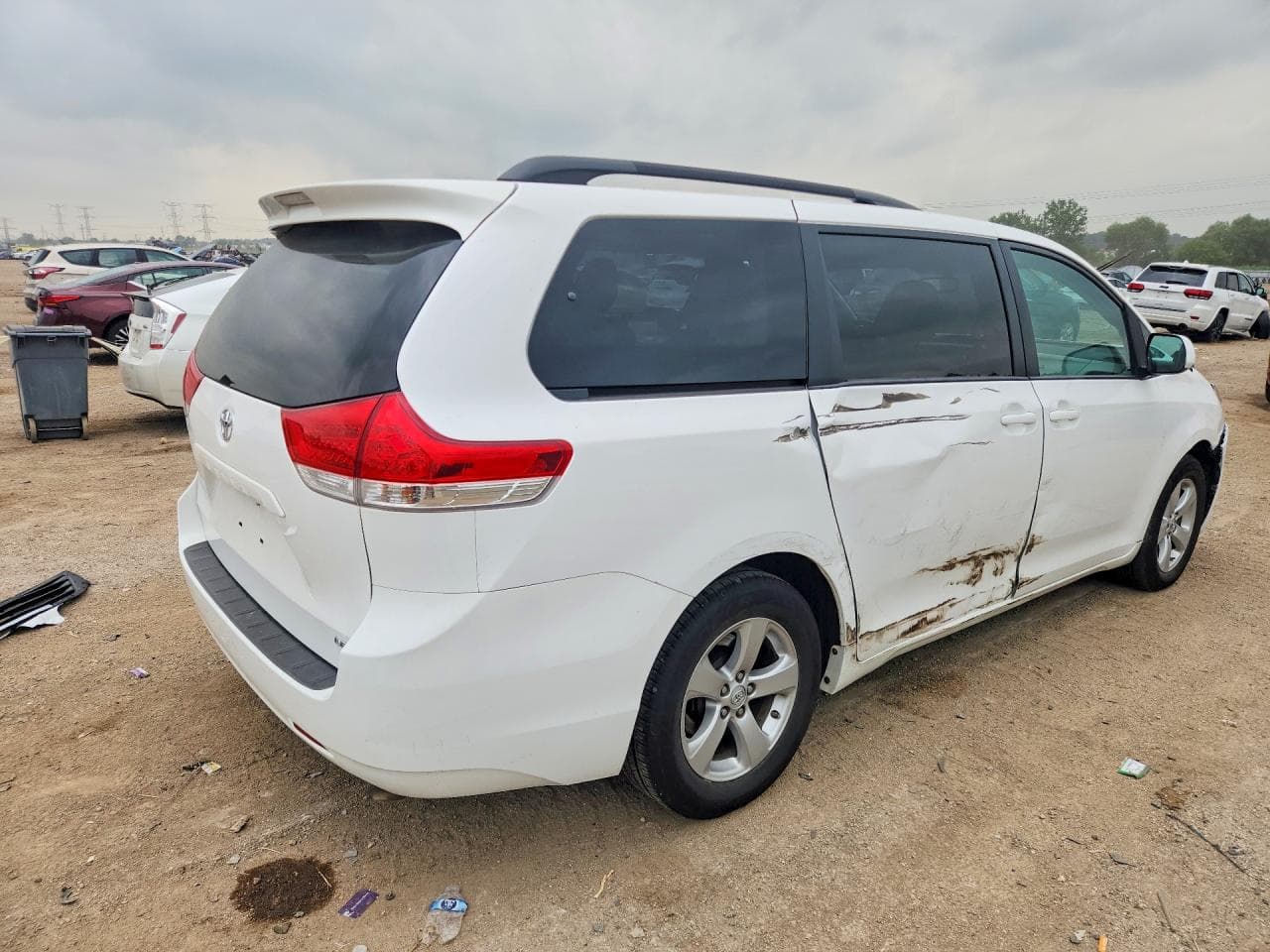 2013 Toyota Sienna Le - foto 3