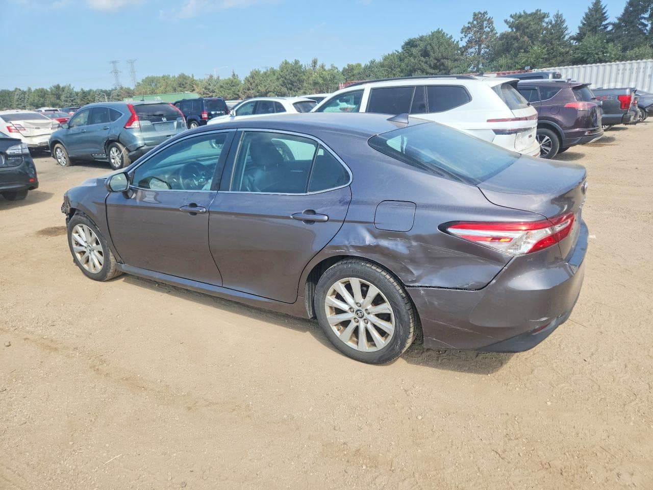 2019 Toyota Camry Le - foto 2