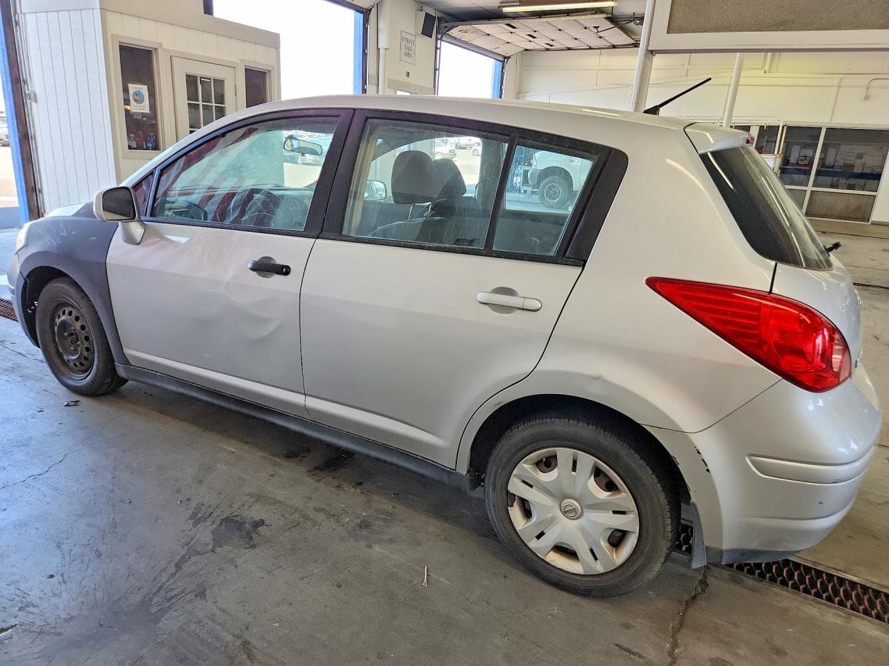 2012 Nissan Versa 1.8 S - foto 2