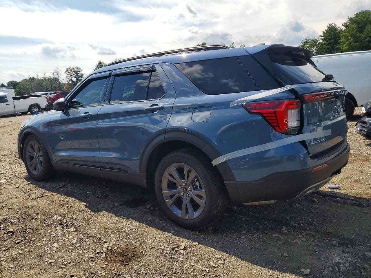2026 Ford Explorer Active - foto 2