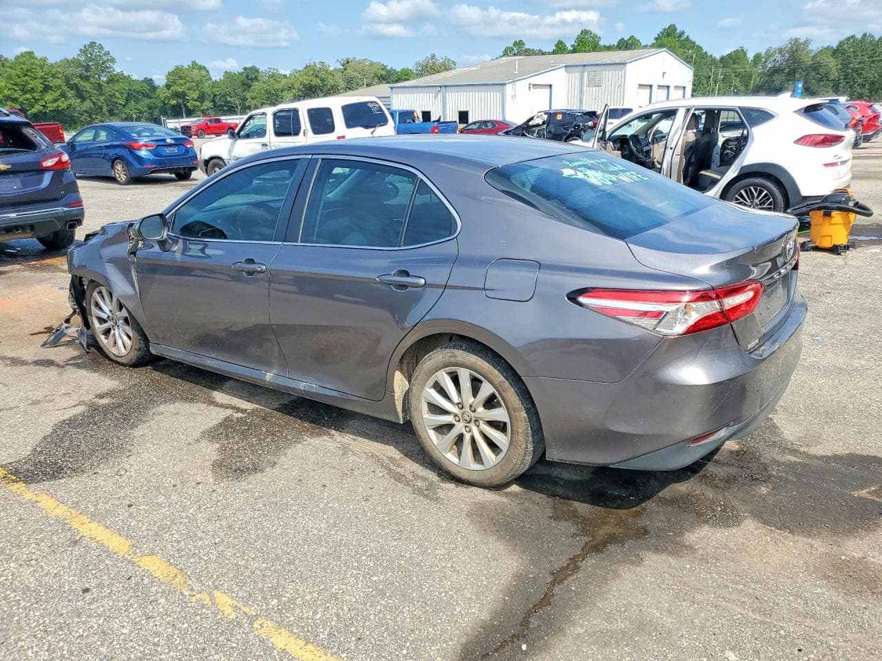 2018 Toyota Camry Le - foto 2
