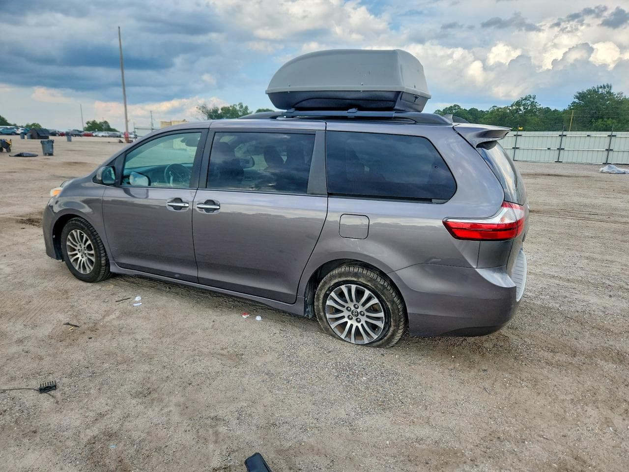 2018 Toyota Sienna Xle 8-Passenger - foto 2