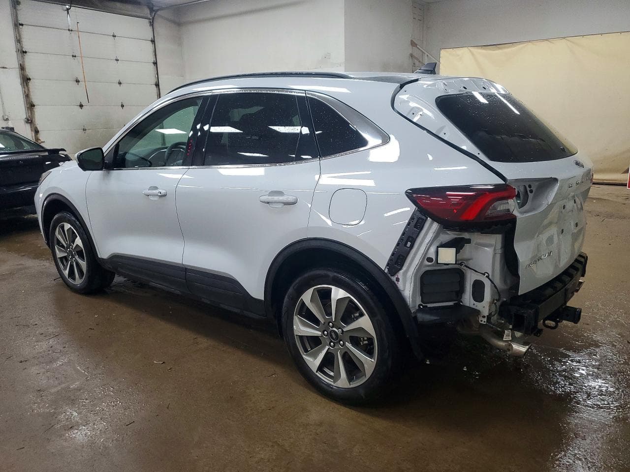 2025 Ford Escape Platinum - foto 2