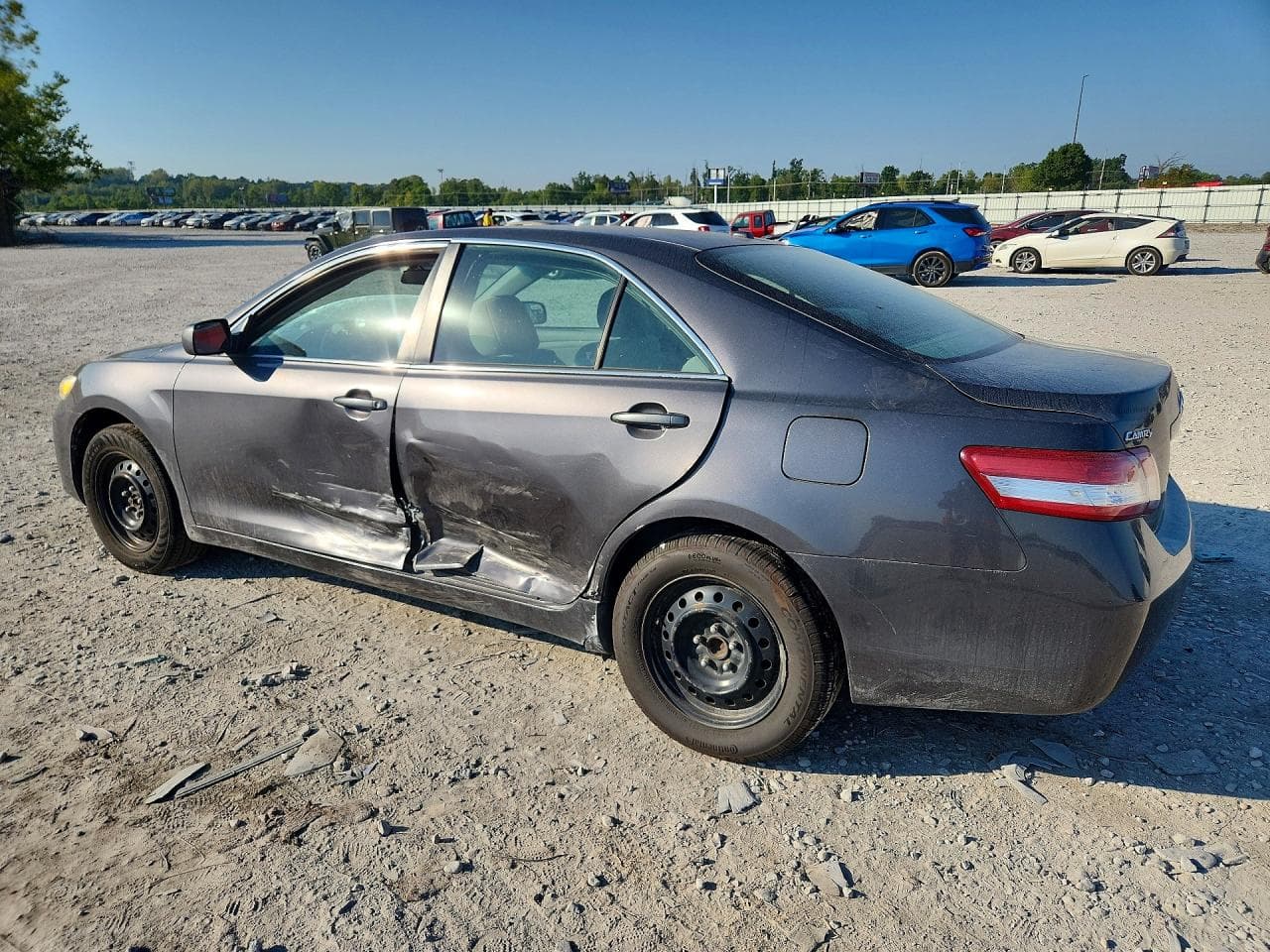 2011 Toyota Camry Le - foto 2