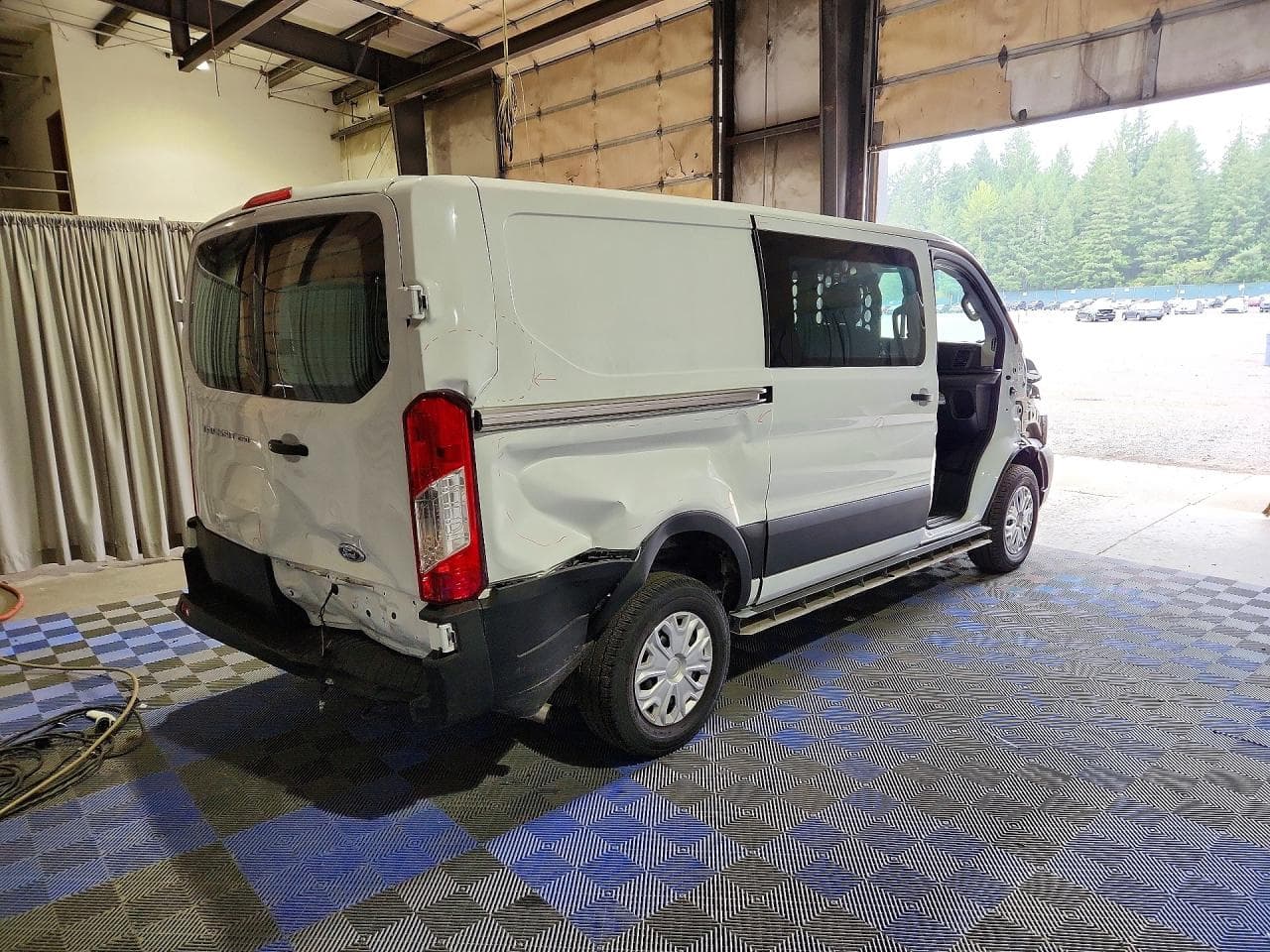 2025 Ford Transit T-250 - foto 3