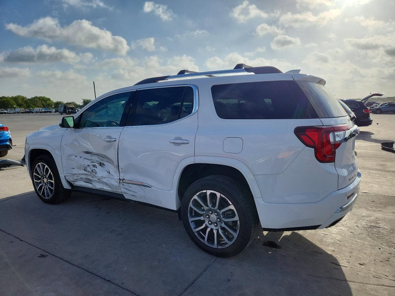 2023 GMC Acadia Denali - foto 2