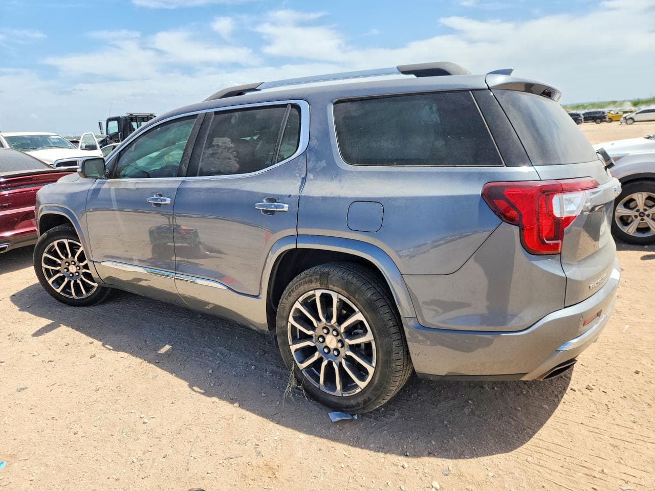 2020 GMC Acadia Denali - foto 2