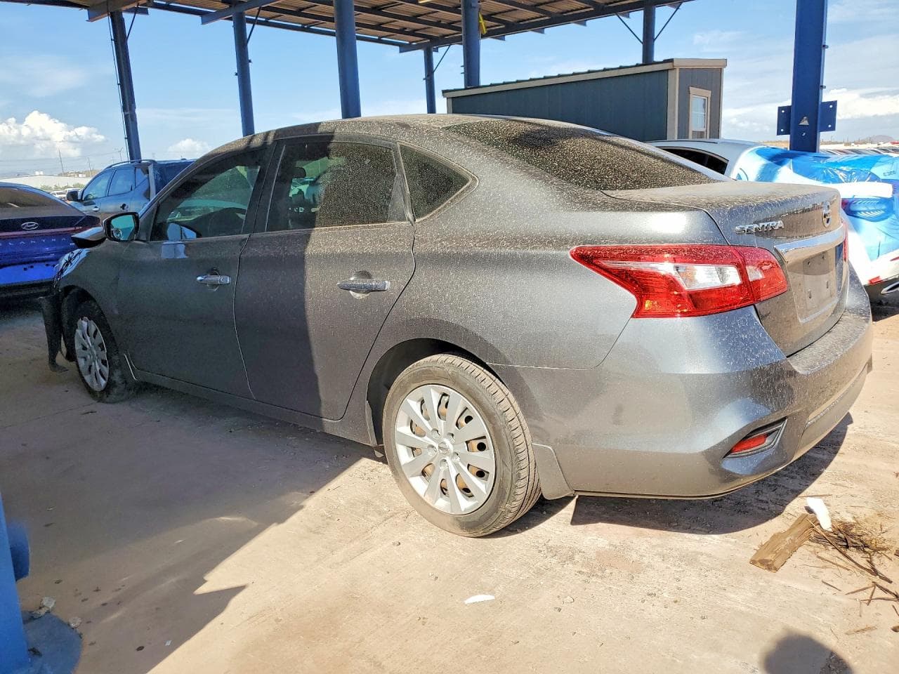 2017 Nissan Sentra S - foto 2