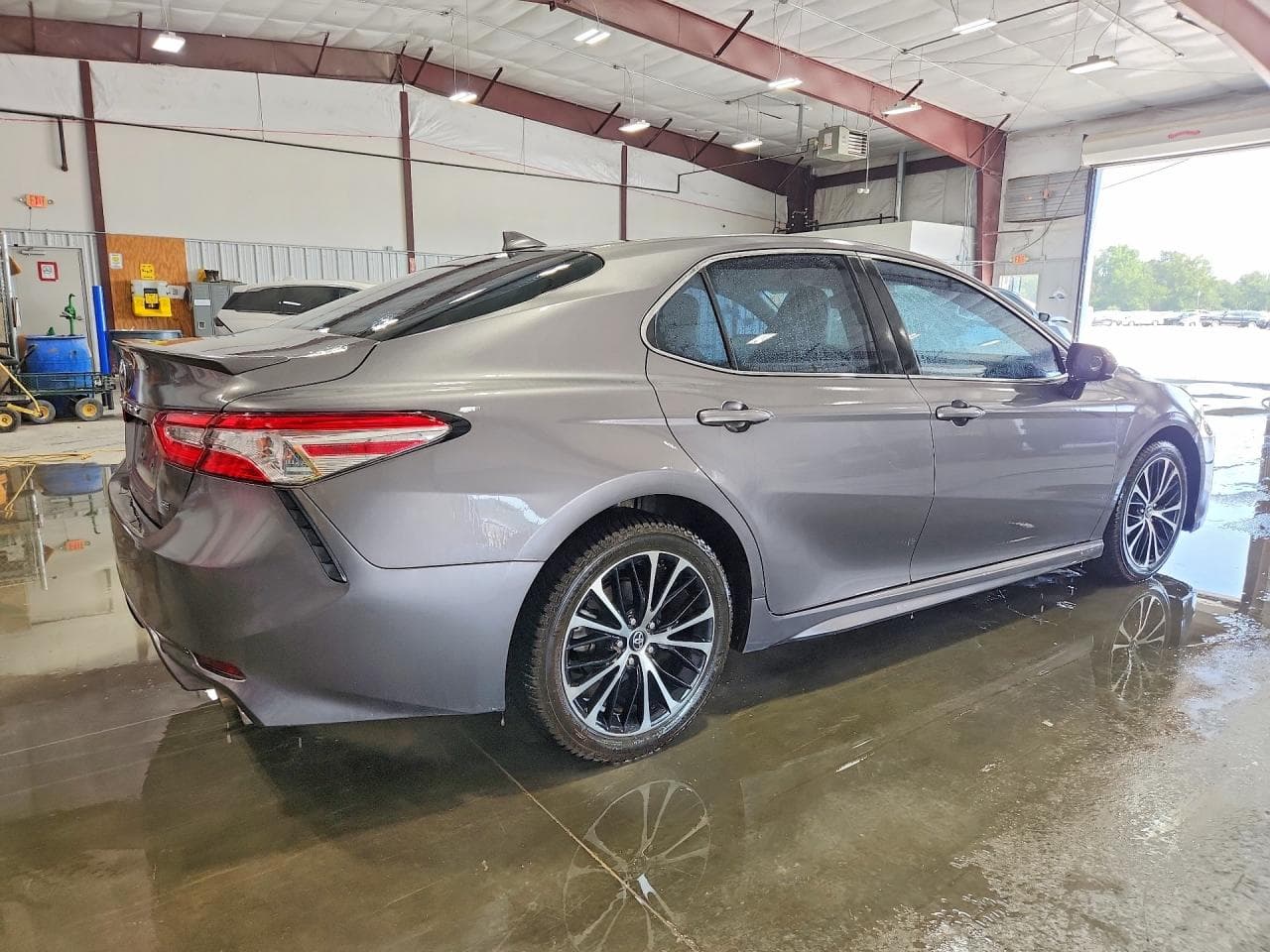 2020 Toyota Camry Se - foto 3