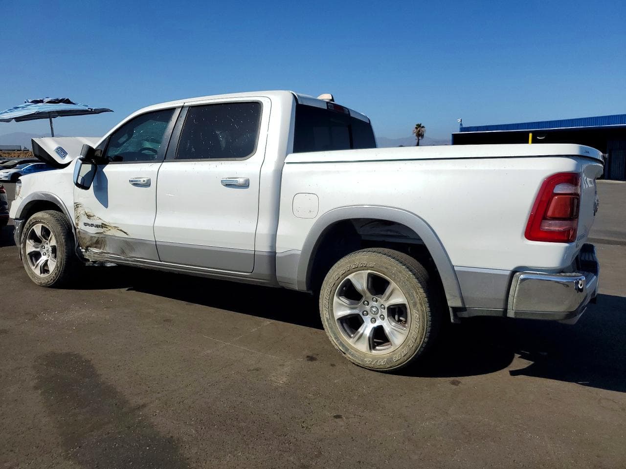 2021 Ram 1500 Laramie - foto 2
