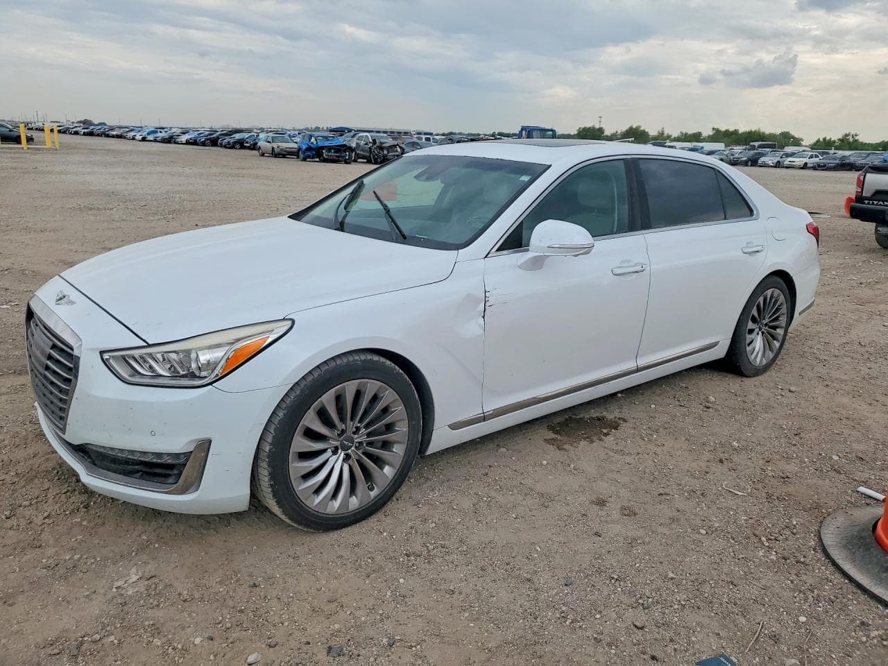 Genesis G90 2017 z USA