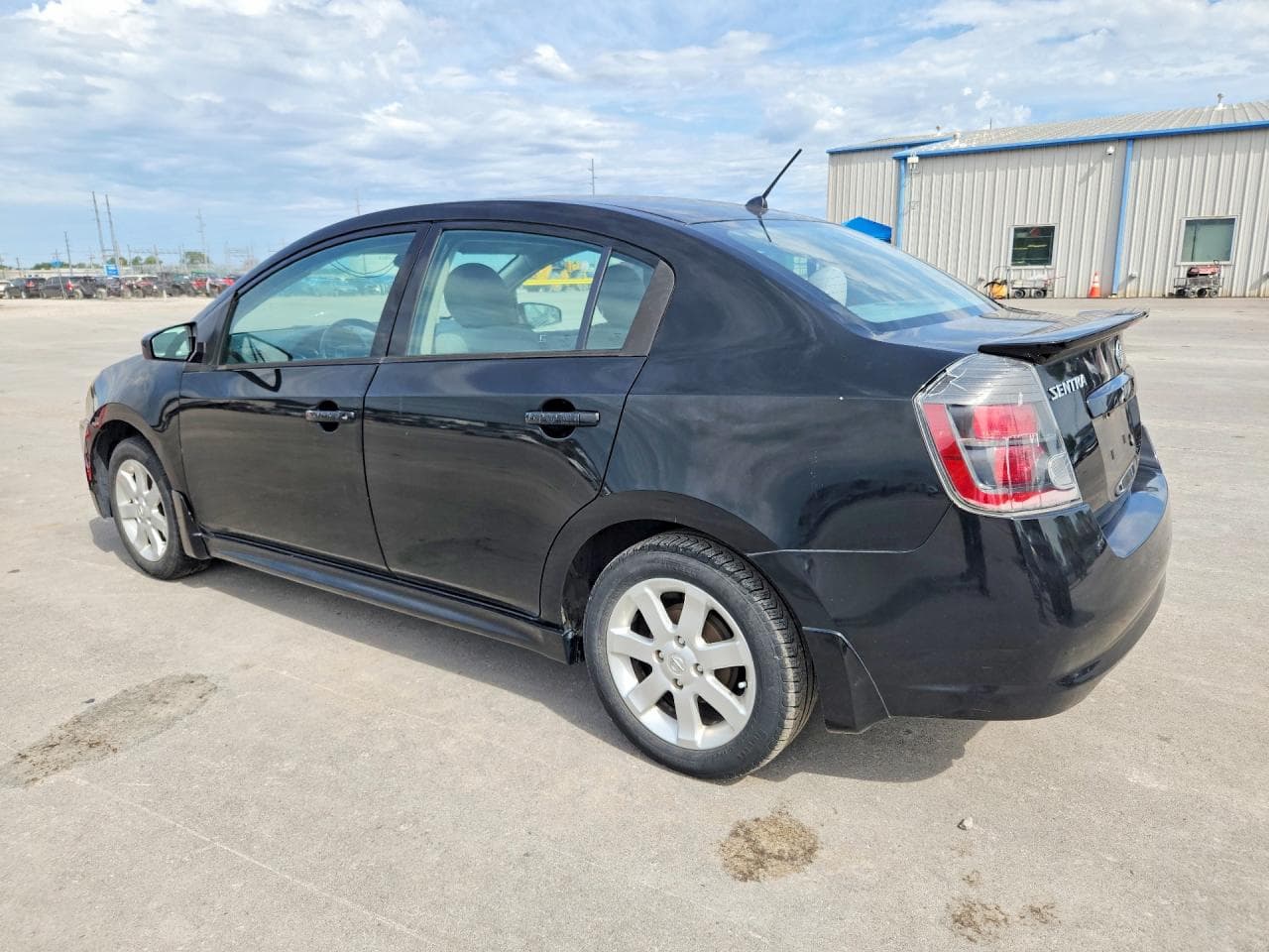 2011 Nissan Sentra 2.0 - foto 2
