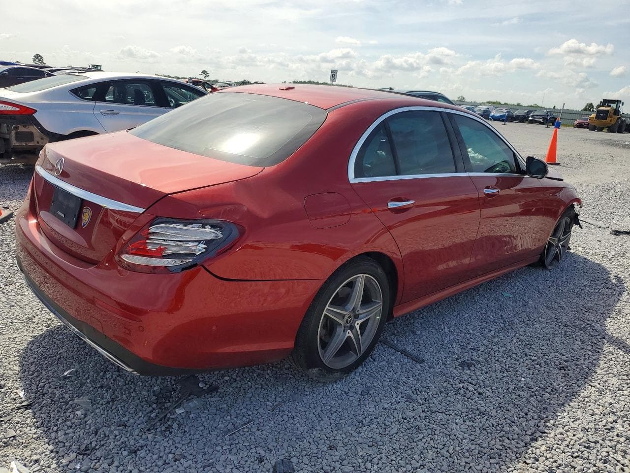 2018 Mercedes-Benz E 300 - foto 3
