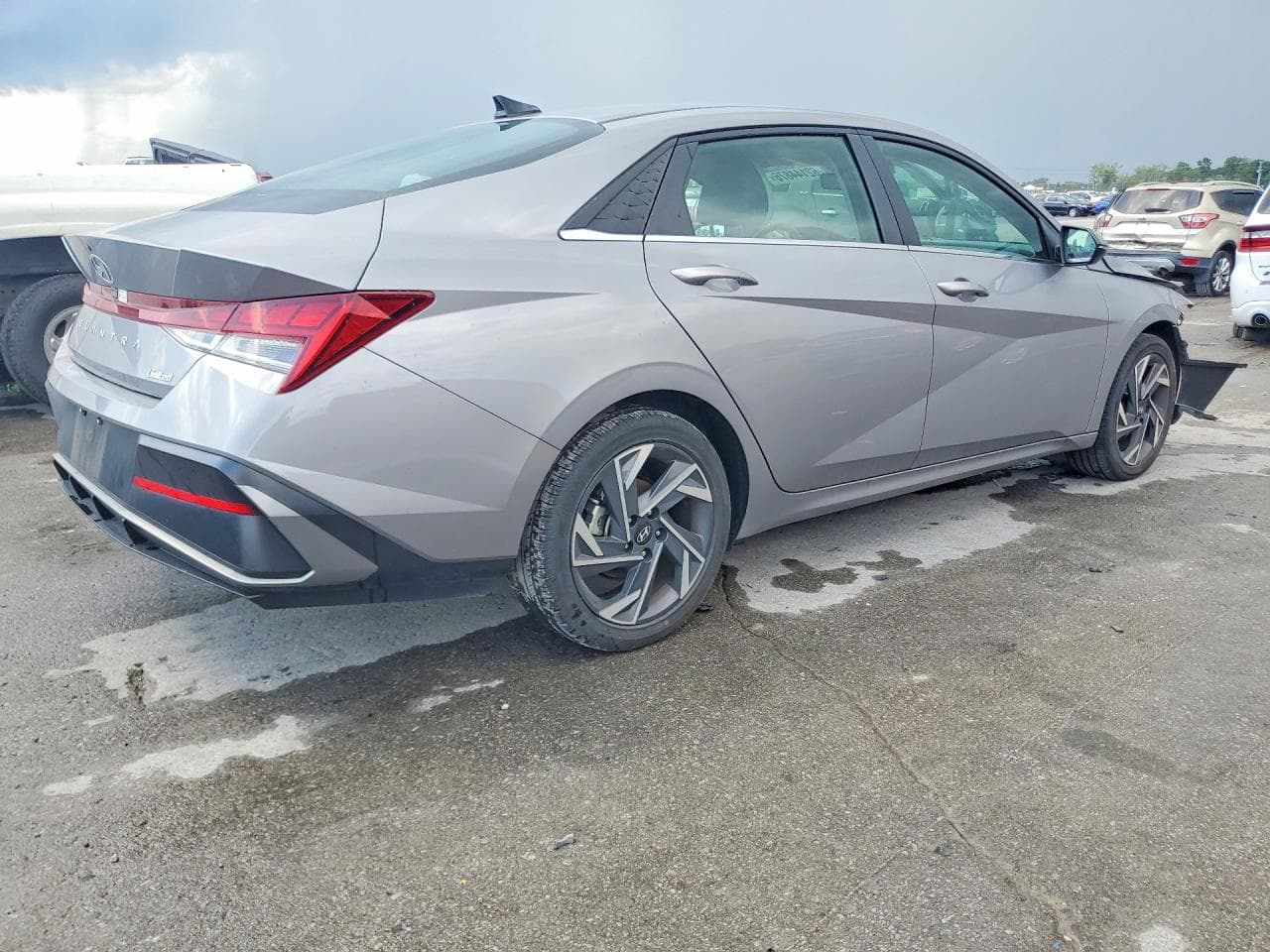 2025 Hyundai Elantra Limited - foto 3