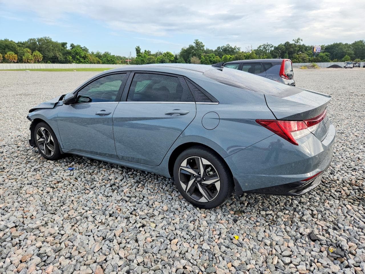 2022 Hyundai Elantra Limited - foto 2
