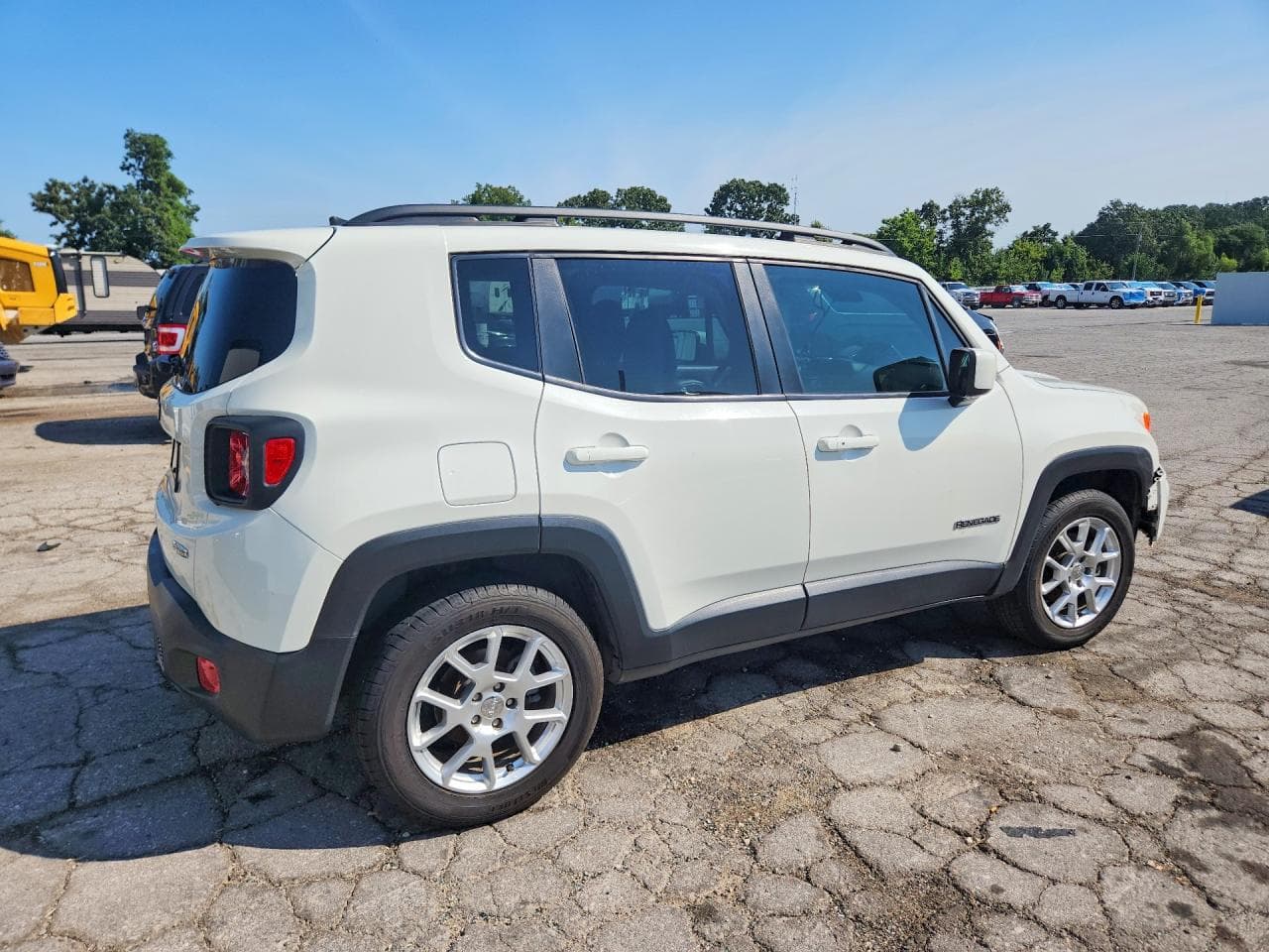 2020 Jeep Renegade Latitude - foto 3