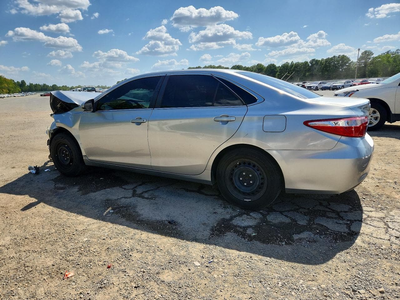 2017 Toyota Camry Le - foto 2