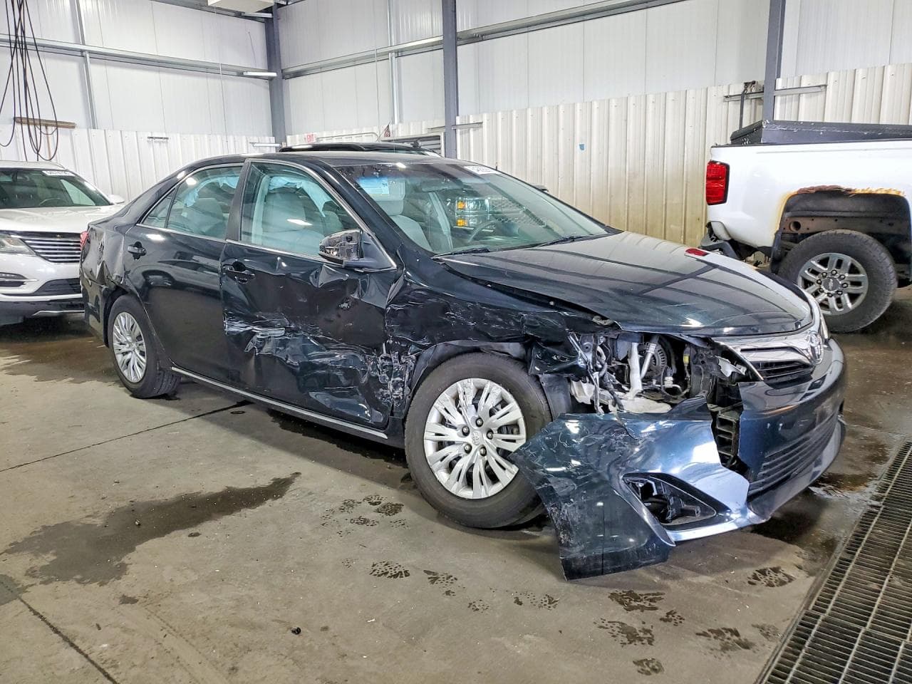 2014 Toyota Camry Le - foto 4