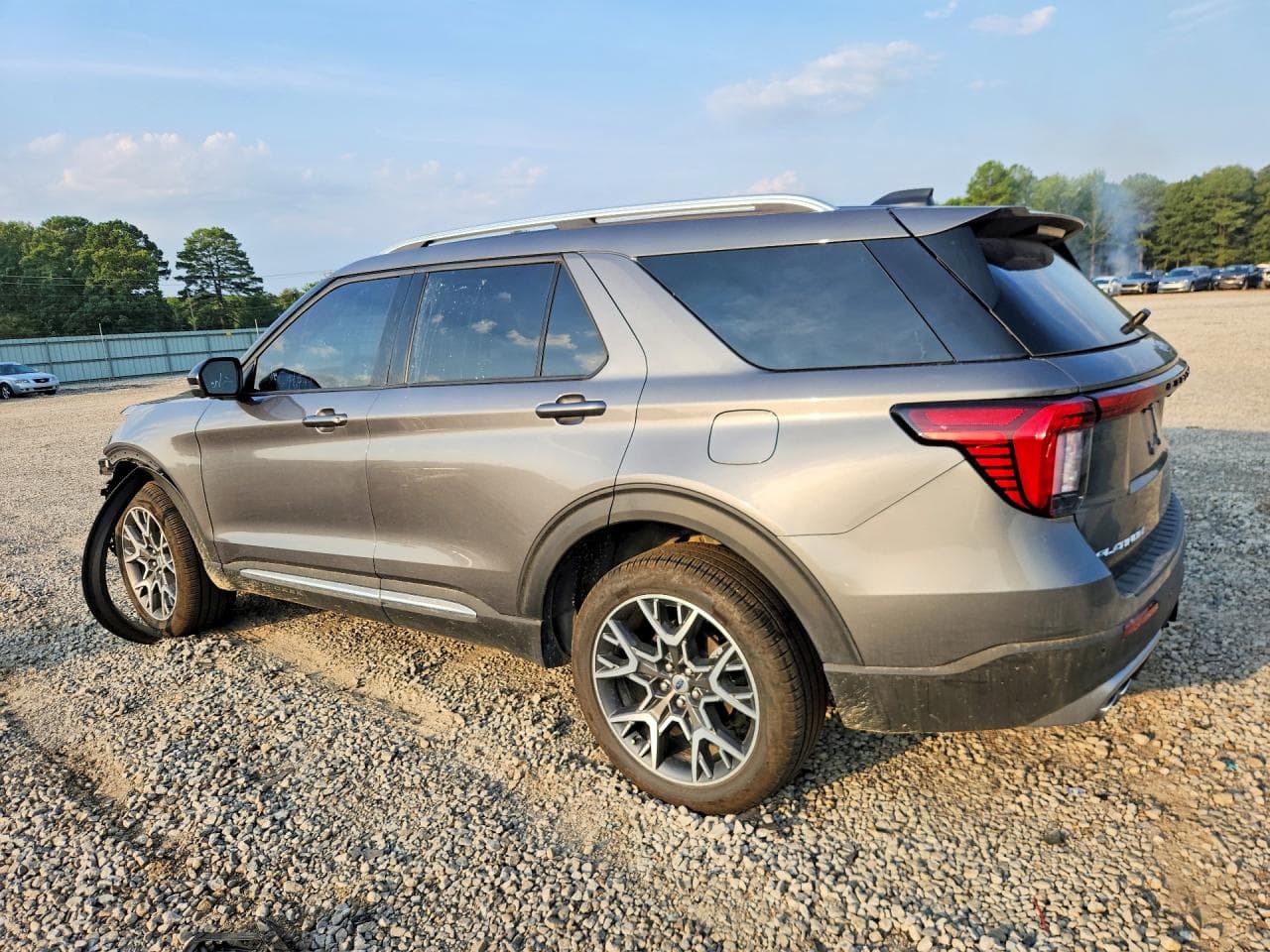 2025 Ford Explorer Platinum - foto 2