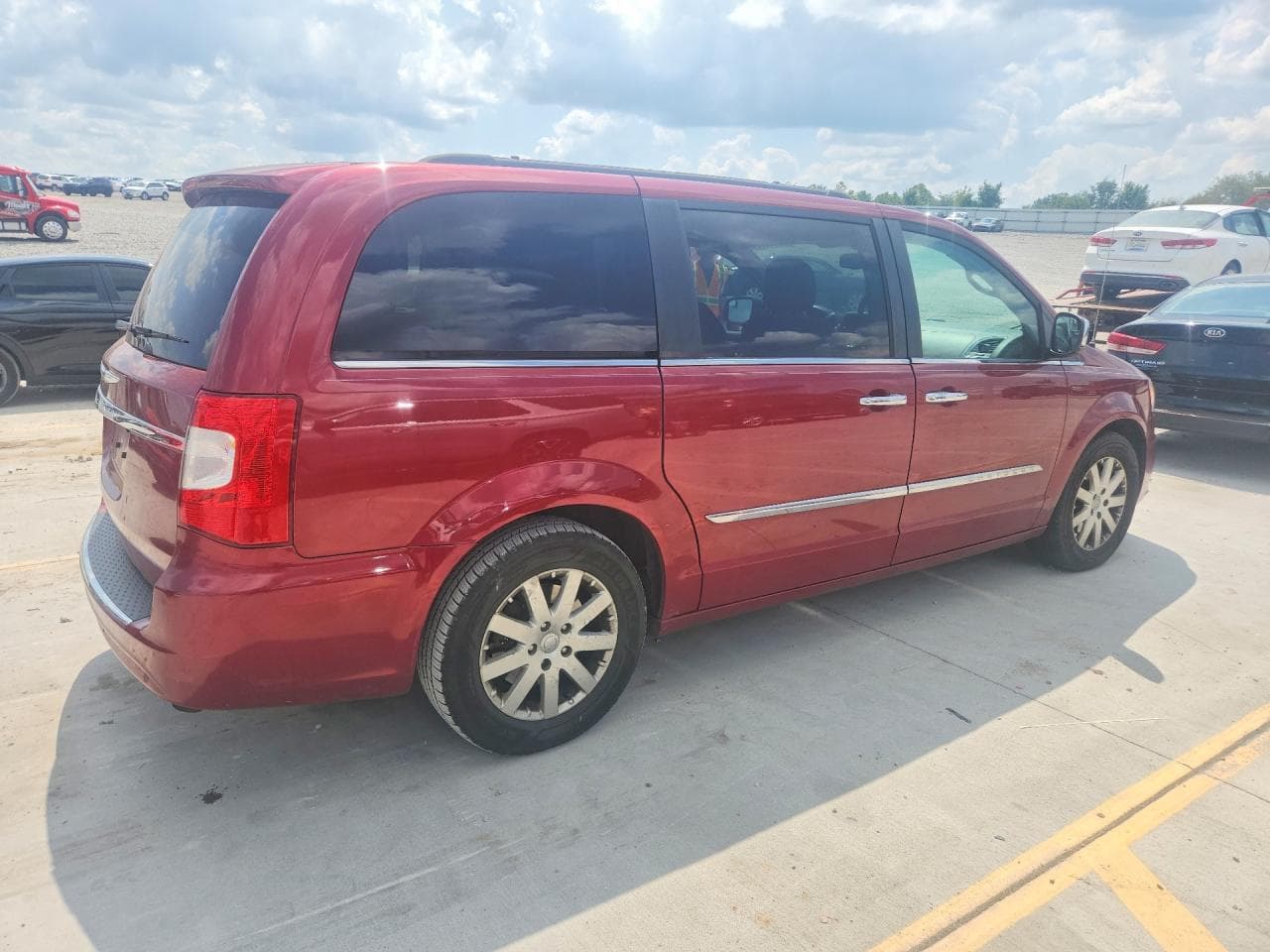 2012 Chrysler Town And Country Touring - foto 3