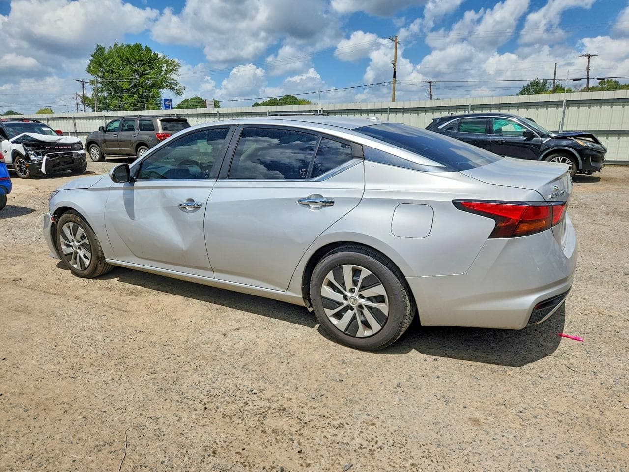 2019 Nissan Altima S - foto 2
