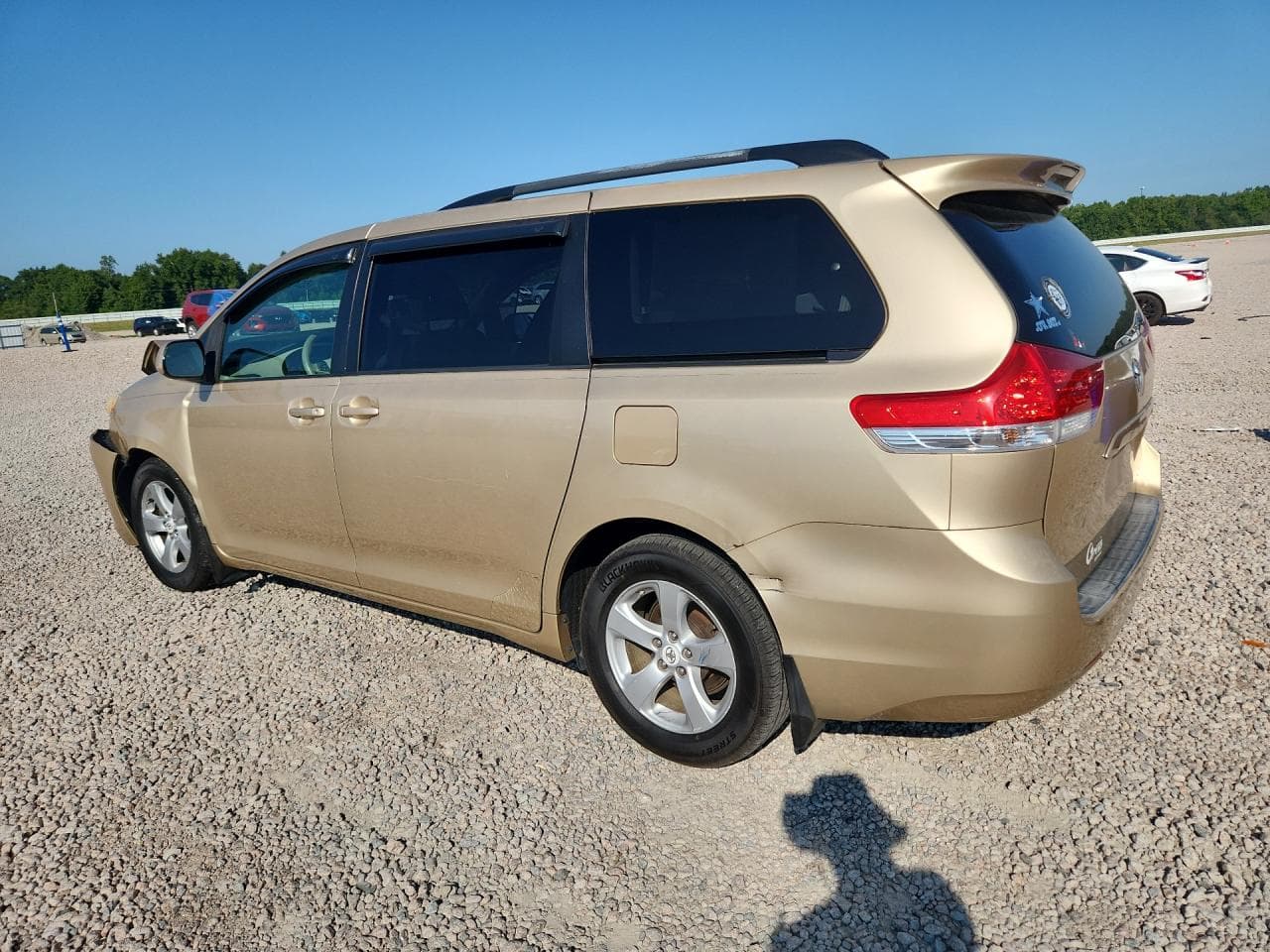 2012 Toyota Sienna Le - foto 2