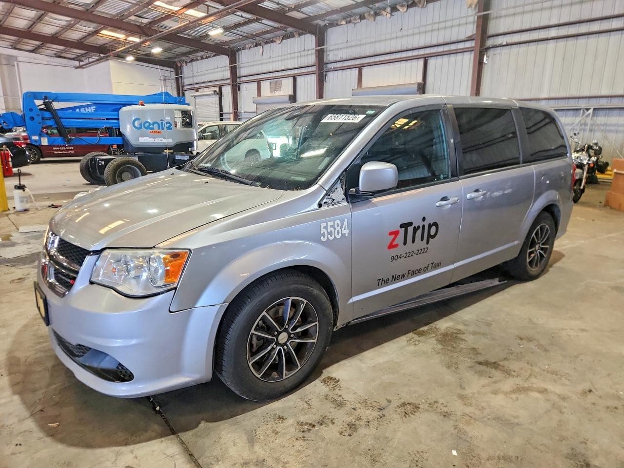 Dodge Caravan 2018 z USA