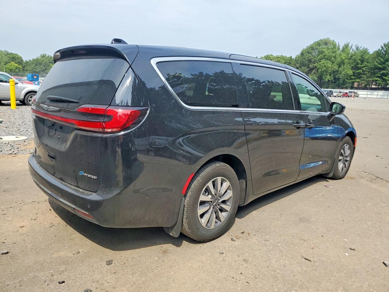 2025 Chrysler Pacifica Hybrid Select - foto 3