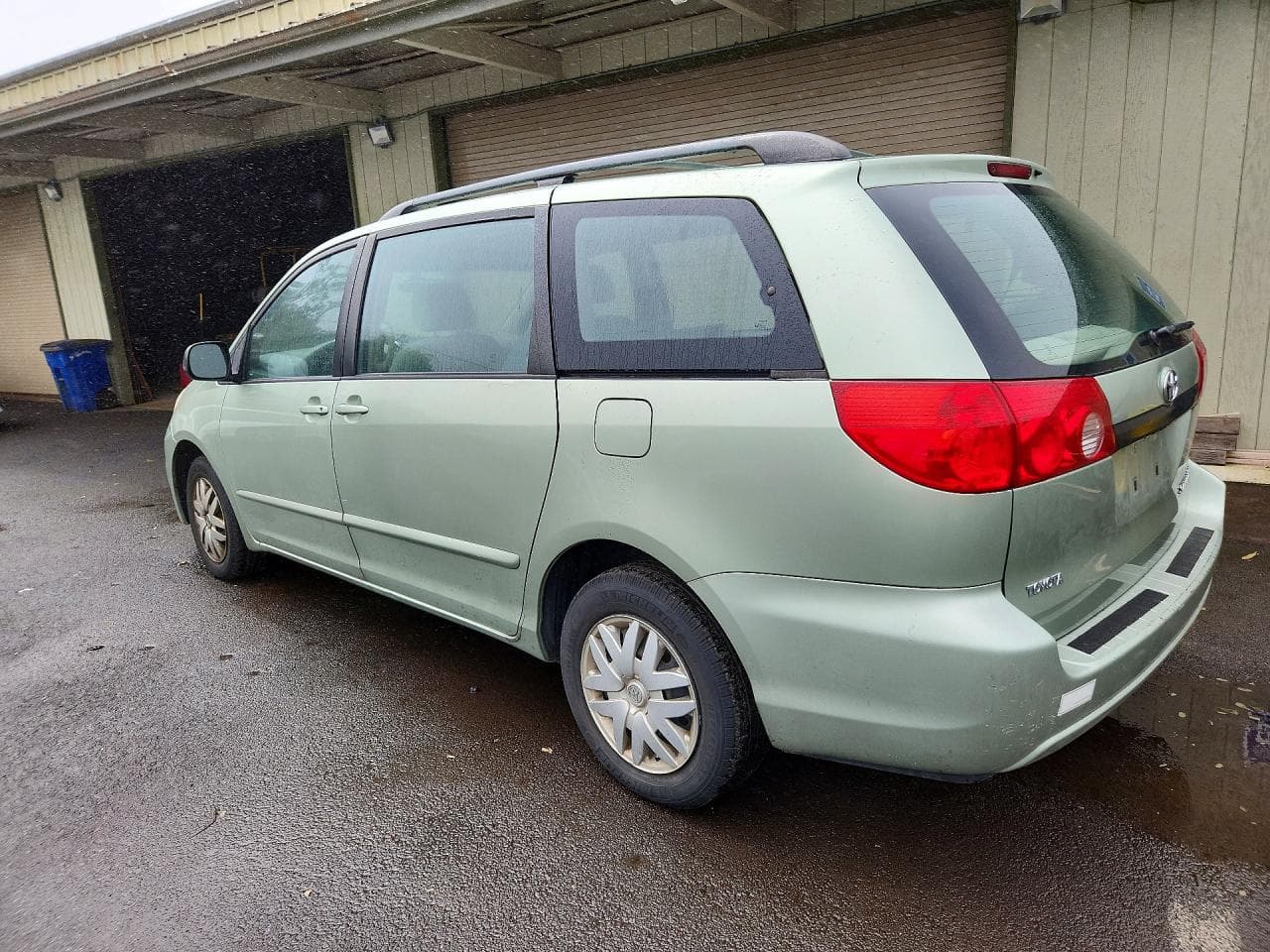 2006 Toyota Sienna Ce 7 Passenger - foto 2