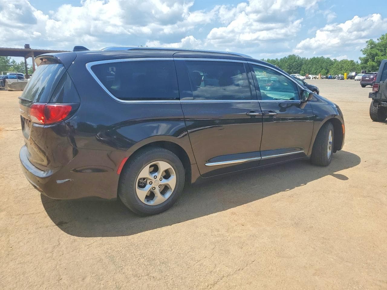 2017 Chrysler Pacifica Touring L Plus - foto 3