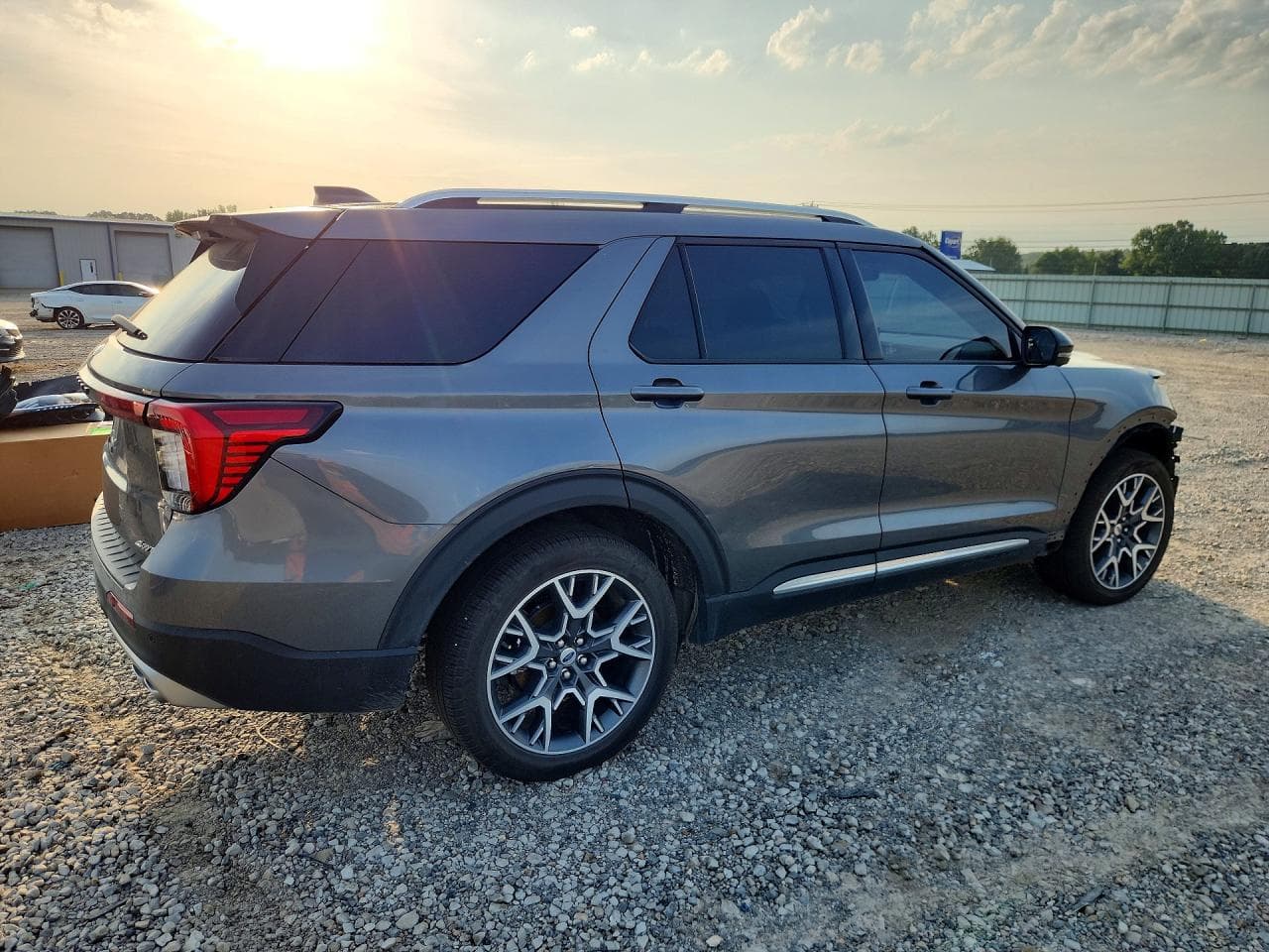 2025 Ford Explorer Platinum - foto 3