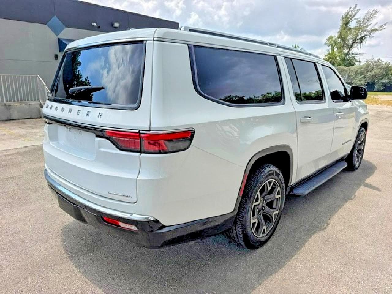 2023 Jeep Wagoneer L Series Iii - foto 3