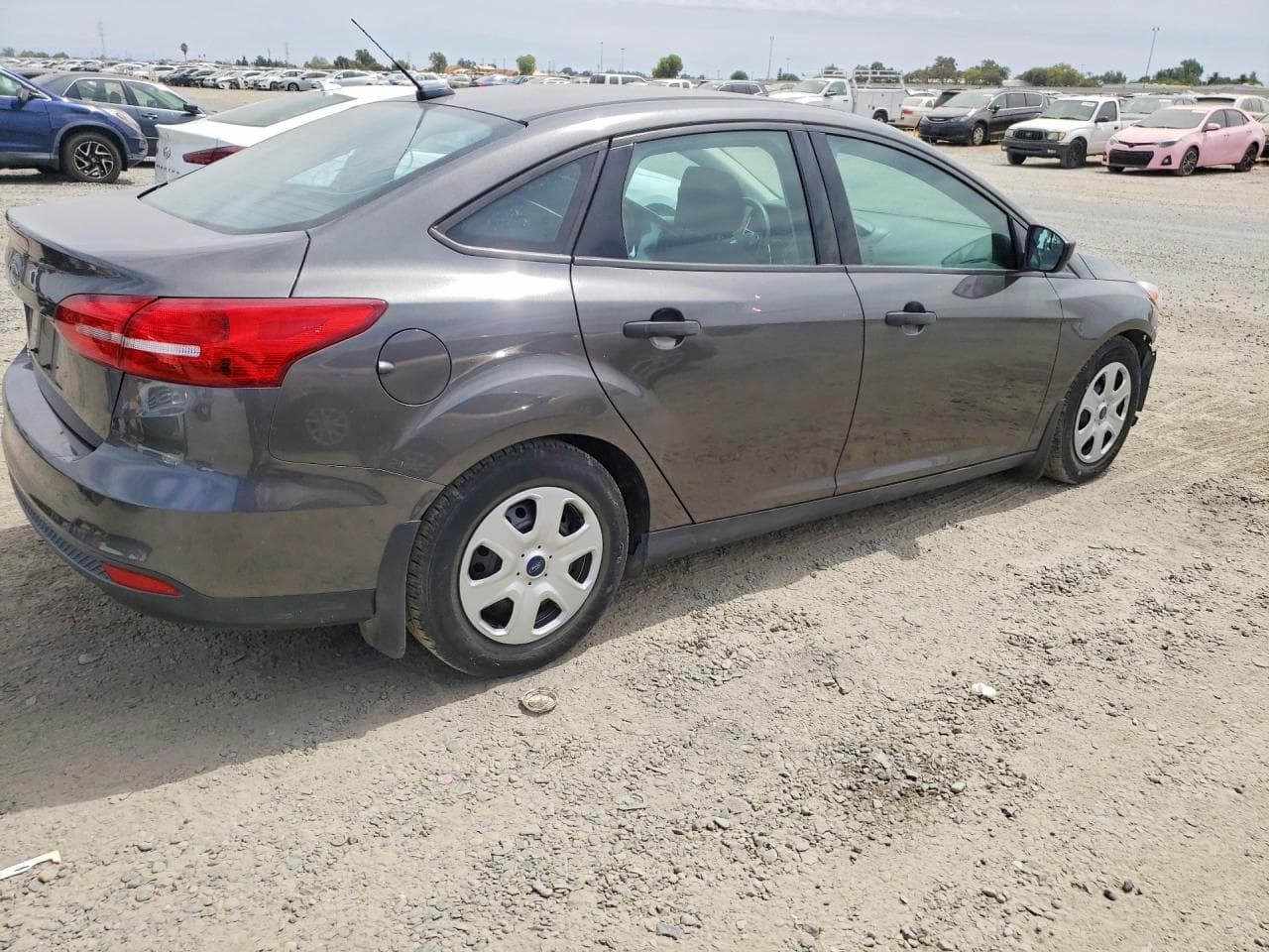 2016 Ford Focus S - foto 3